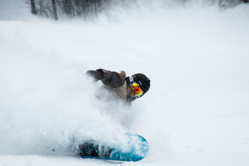 Ferie zimowe na stoku? Zadbaj o niezawodny sprzęt snowboardowy!